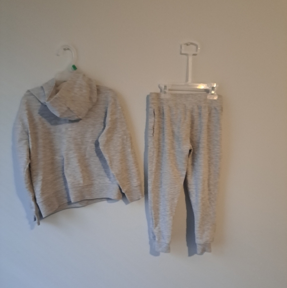 Lot of 2 New Balance Sweat Suits - Picture 3 of 8